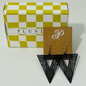 New Plunder “Tristin” Black Metal Triangle Earrings